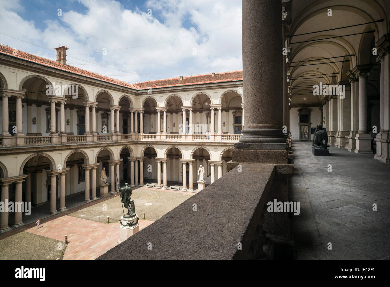 Milan. Italy. Courtyard of the Palazzo Brera, home to the Pinacoteca di Brera, Accademia di Belle Arti, and the Biblioteca di Brera amongst others. Stock Photo