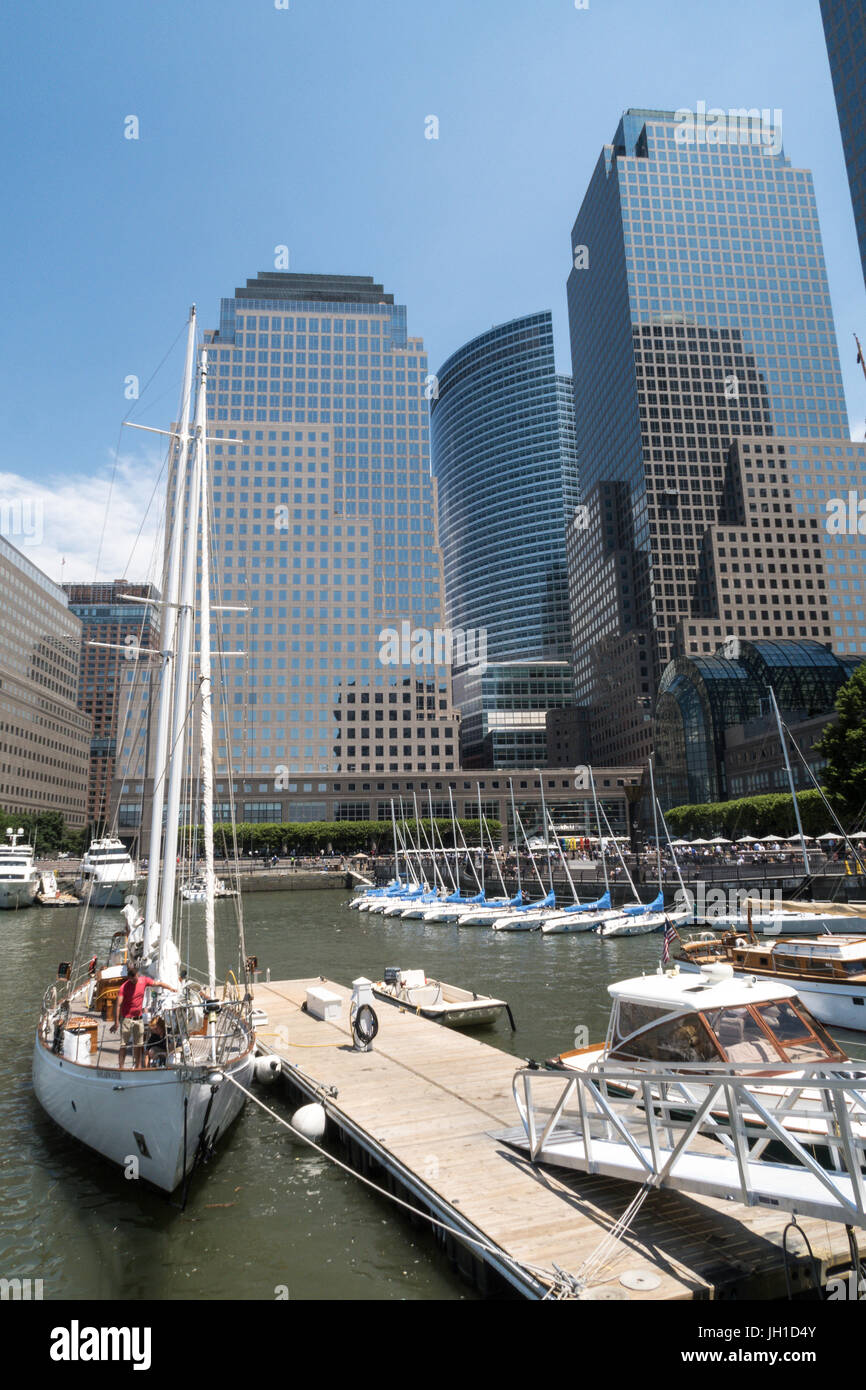 Brookfield Place North Cove Marina and Sailing Club, Battery Park City,  NYC, USA Stock Photo - Alamy