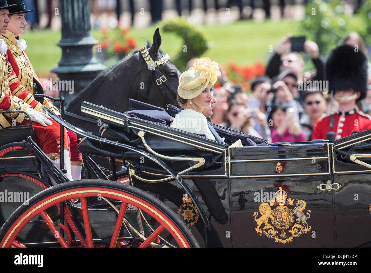 The Duke of Edinburgh and Queen Letizia of Spain arrive in the State Carriage at Buckingham Palace, London during King Felipe VI's State Visit to the UK. Stock Photo