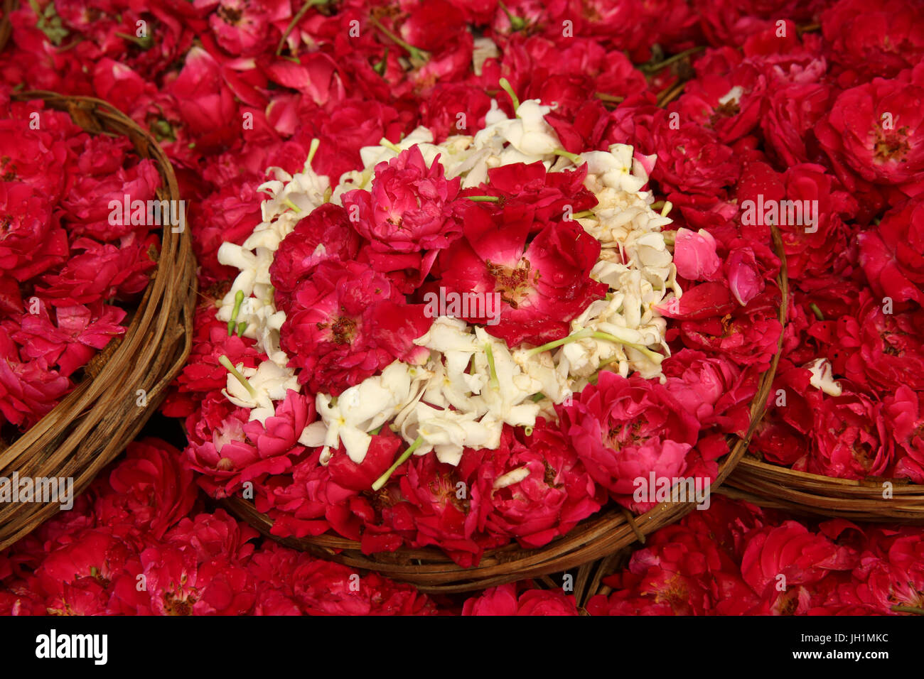 Flower shop outside Ajmer Sharif dargah, Rajasthan. India Stock Photo Alamy