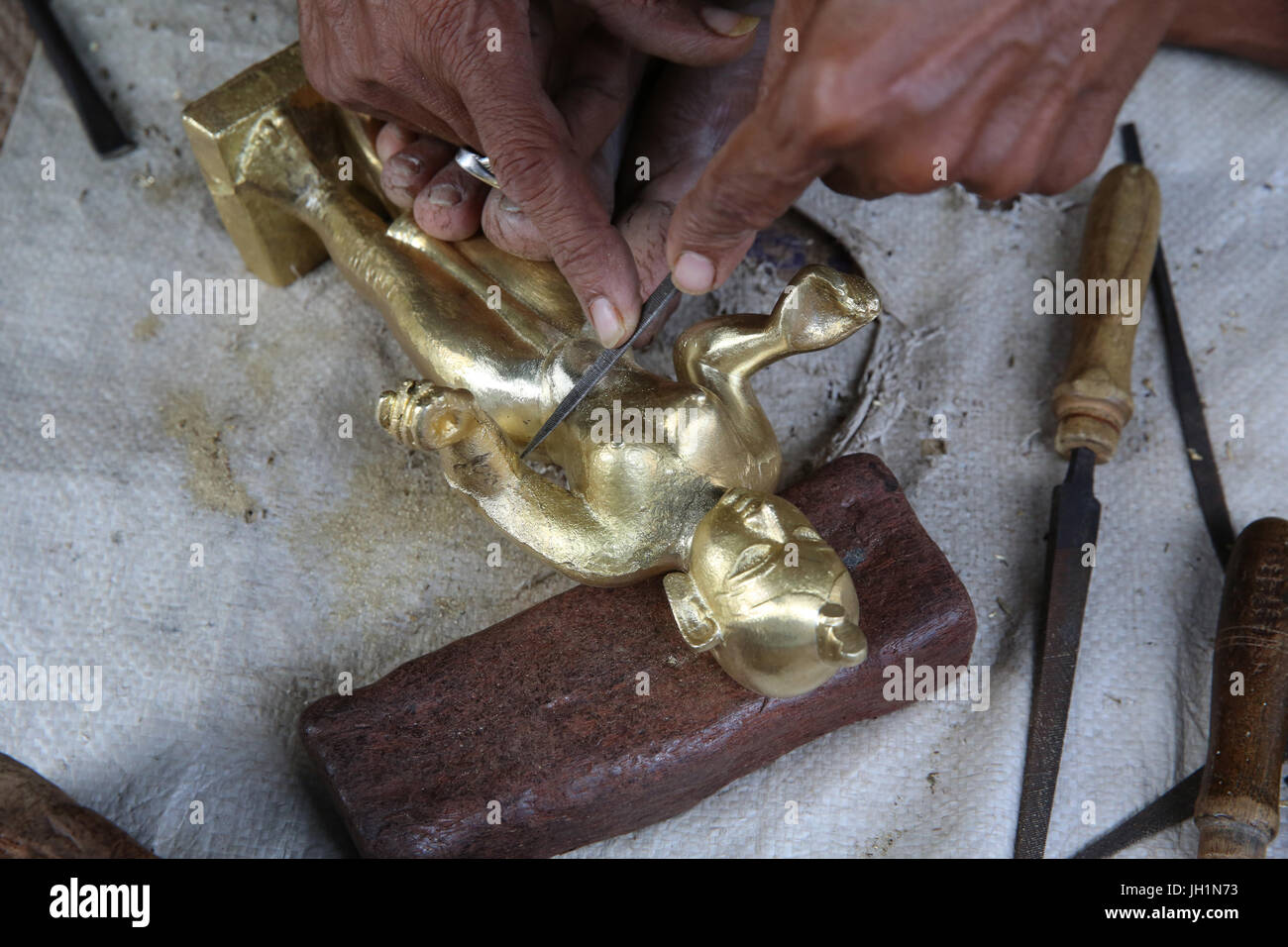 Making statue hires stock photography and images Alamy
