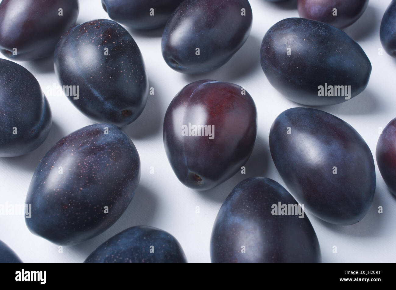 Group of plums hi-res stock photography and images - Alamy