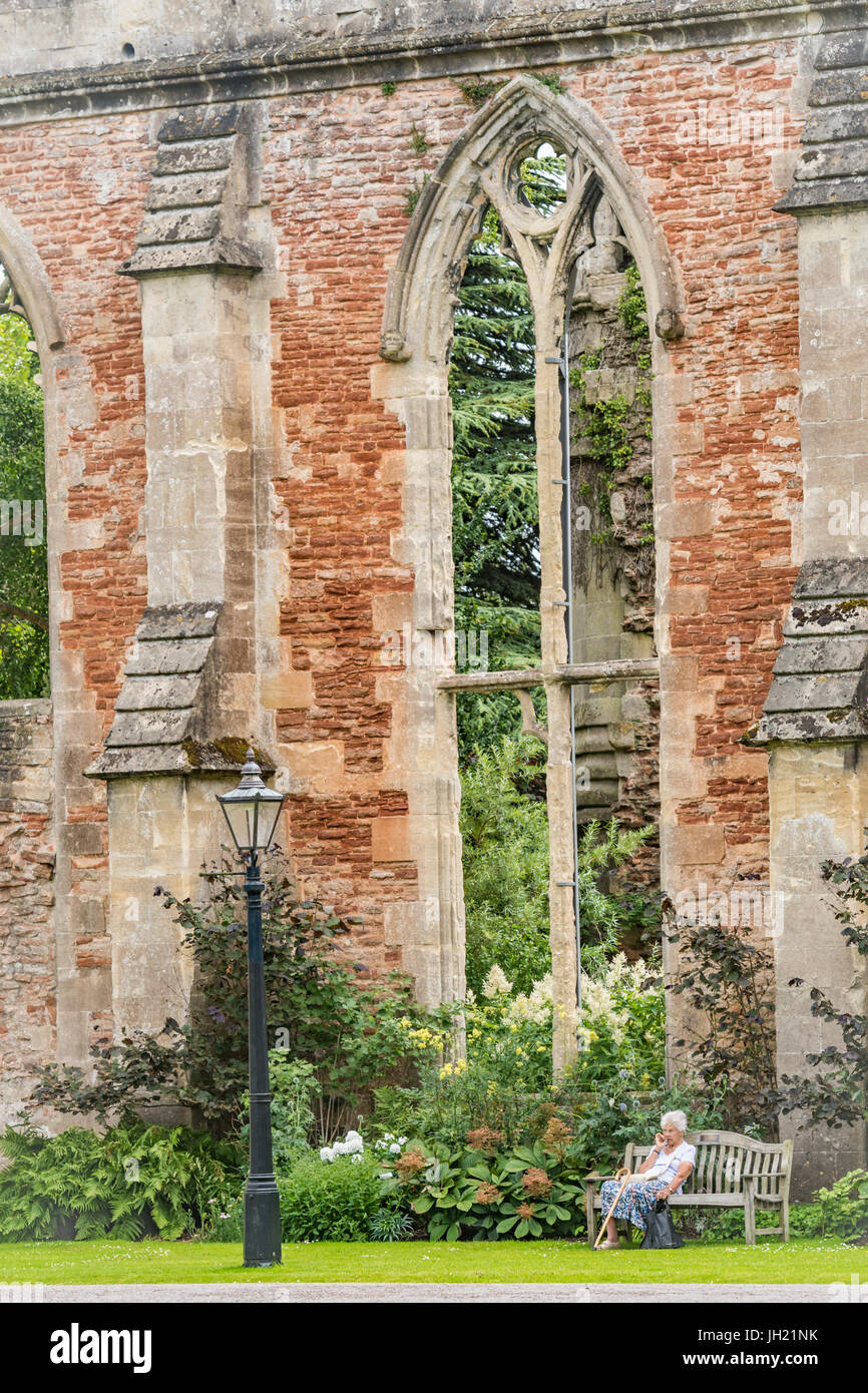 croquet player at palace wells Stock Photo Alamy
