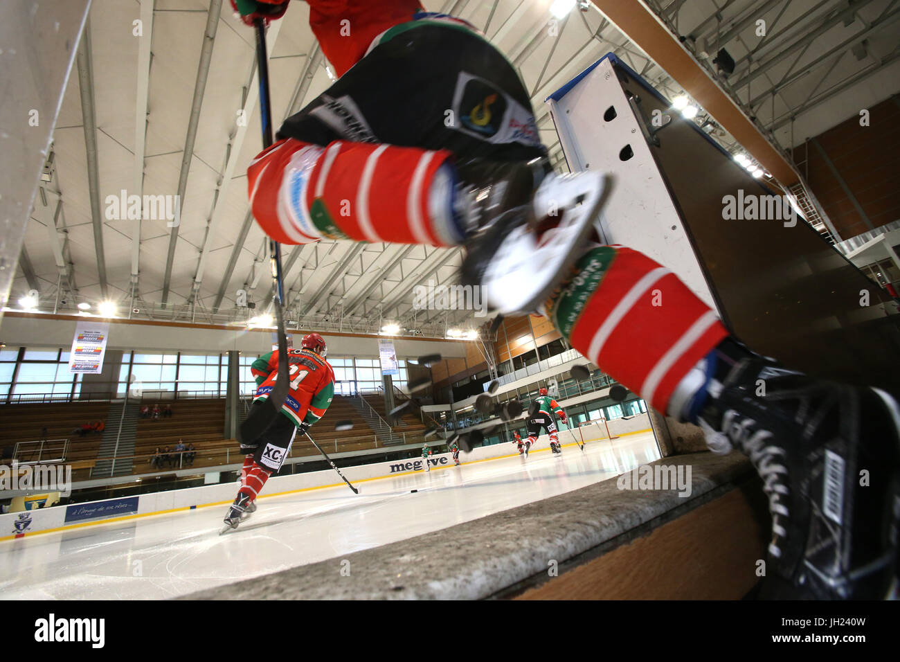 Joueur De Hockey High Resolution Stock Photography And Images Alamy