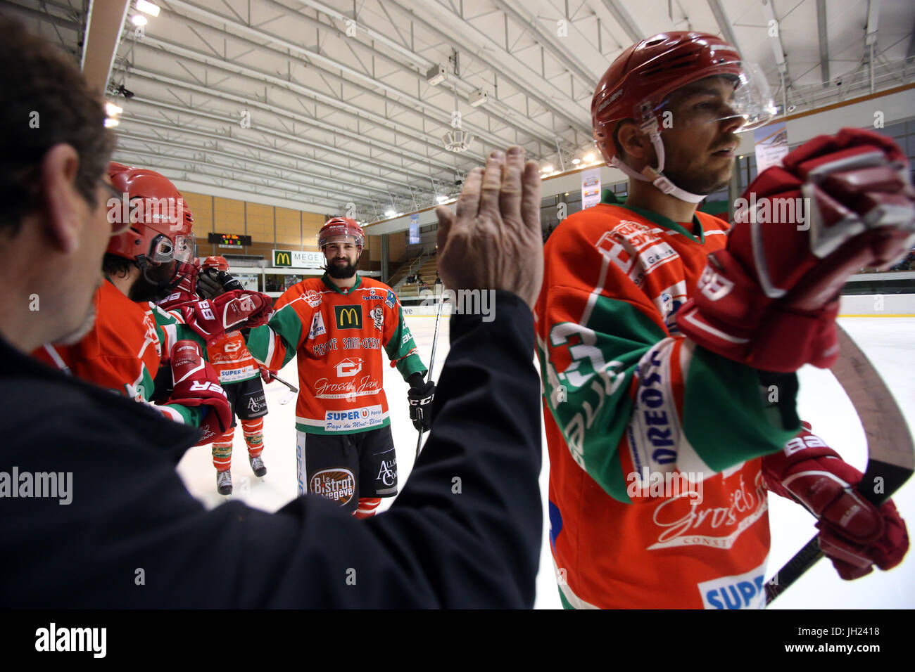 Joueur De Hockey High Resolution Stock Photography And Images Alamy