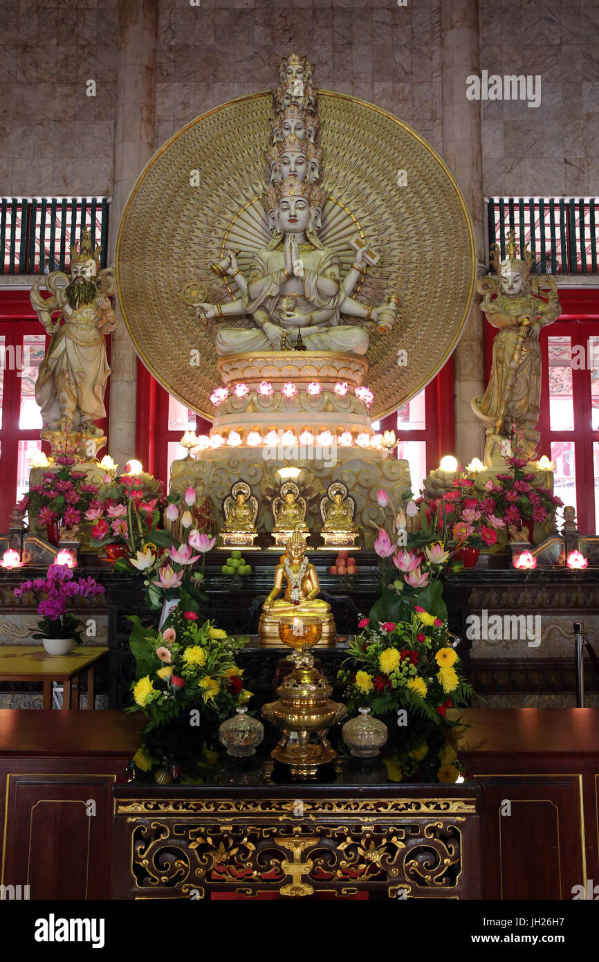 Kong Meng San Phor Kark See Monastery. Hall of great compassion. Avalokiteshvara Bodhisvattva of a Thousand Arms and Eyes statue. Singapore. Stock Photo
