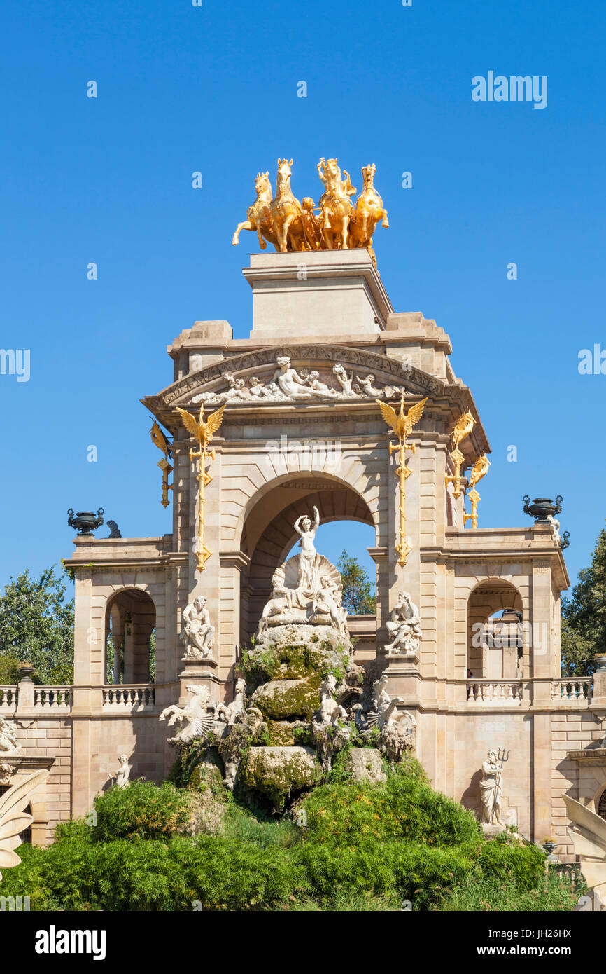 Triumphal arch and Cascada fountain in the Parc de la Ciutadella, Barcelona, Catalonia (Catalunya), Spain, Europe Stock Photo