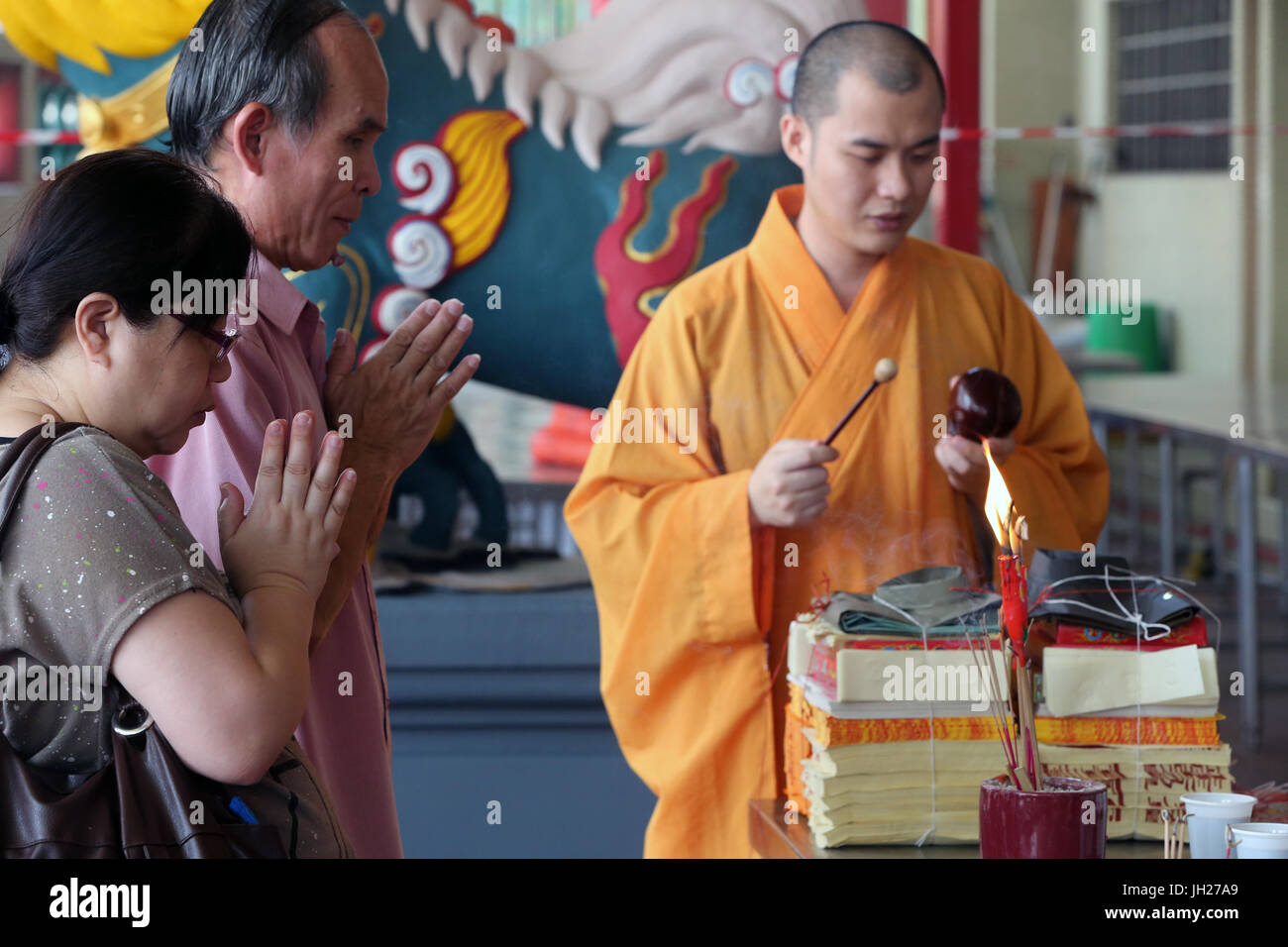 Kong Meng San Phor Kark See Monastery. Buddhist ceremony. Ancestor worship.  Singapore. Stock Photo