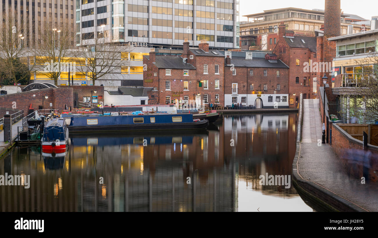 Houseboats on Gas Street Basin in the heart of Birmingham, England, United Kingdom, Europe. Stock Photo