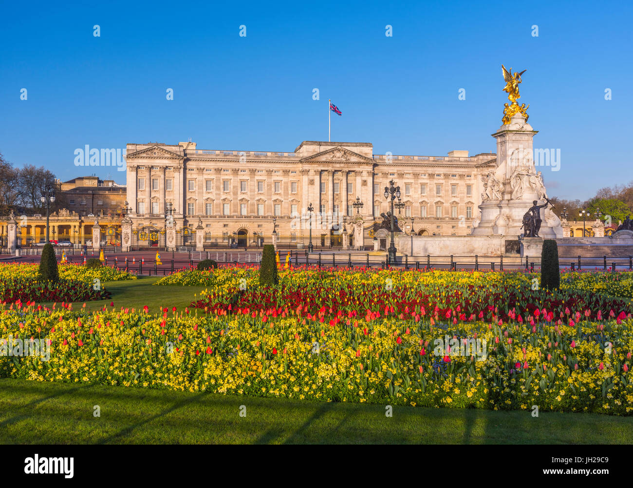 Buckingham palace hires stock photography and images Alamy