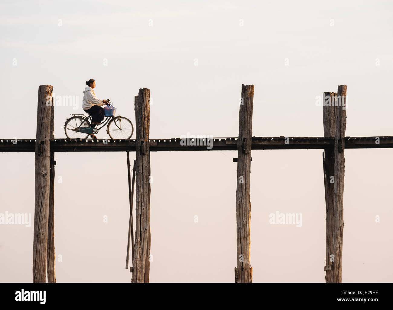 U bein bridge history hi-res stock photography and images - Alamy