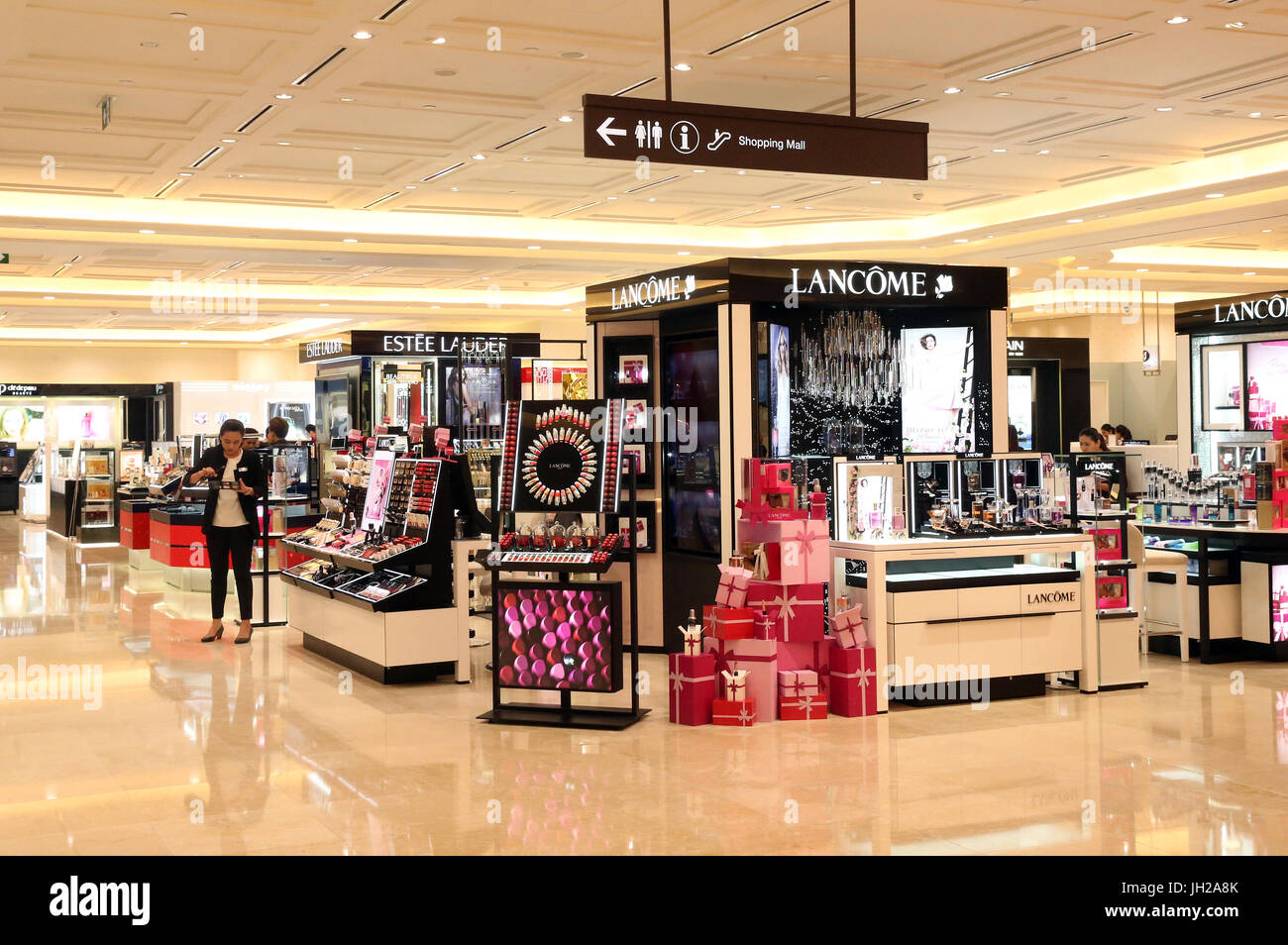 Ho Chi Minh City District 1 Shopping Mall Perfume And Cosmetics