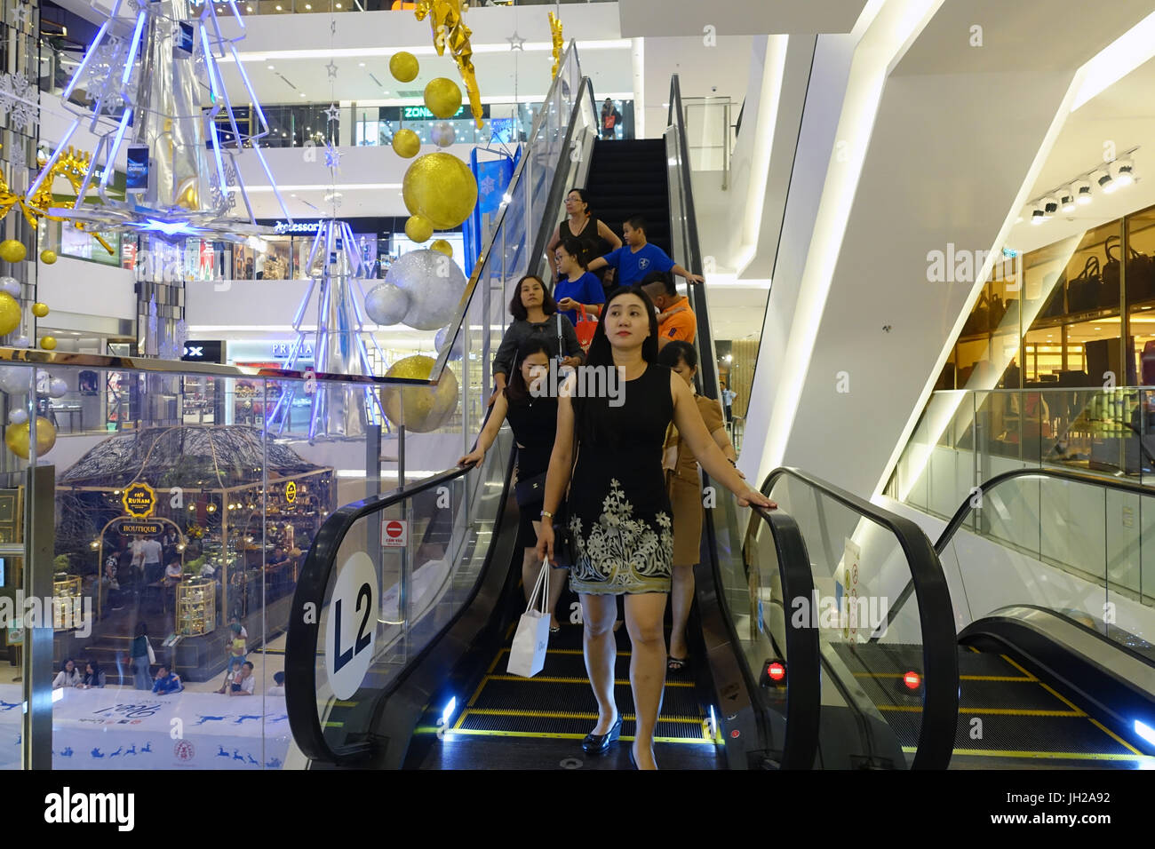 Shopping mall centre escalator hi-res stock photography and images - Alamy