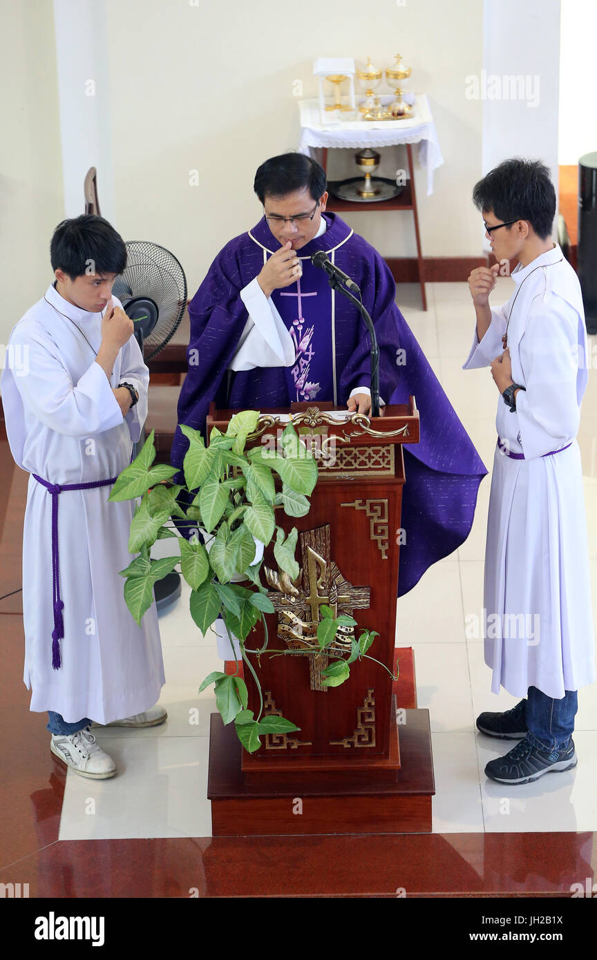 Franciscan missionaries of Mary church.   Sunday morning mass. Liturgy of the Word. Ho chi Minh City. Vietnam. Stock Photo