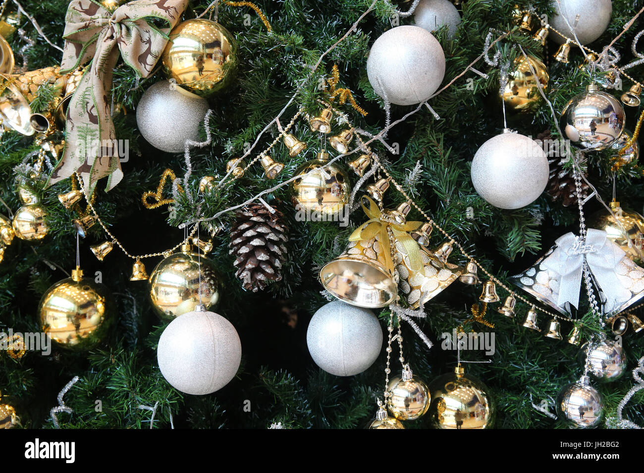 Decorated christmas tree hi-res stock photography and images - Alamy