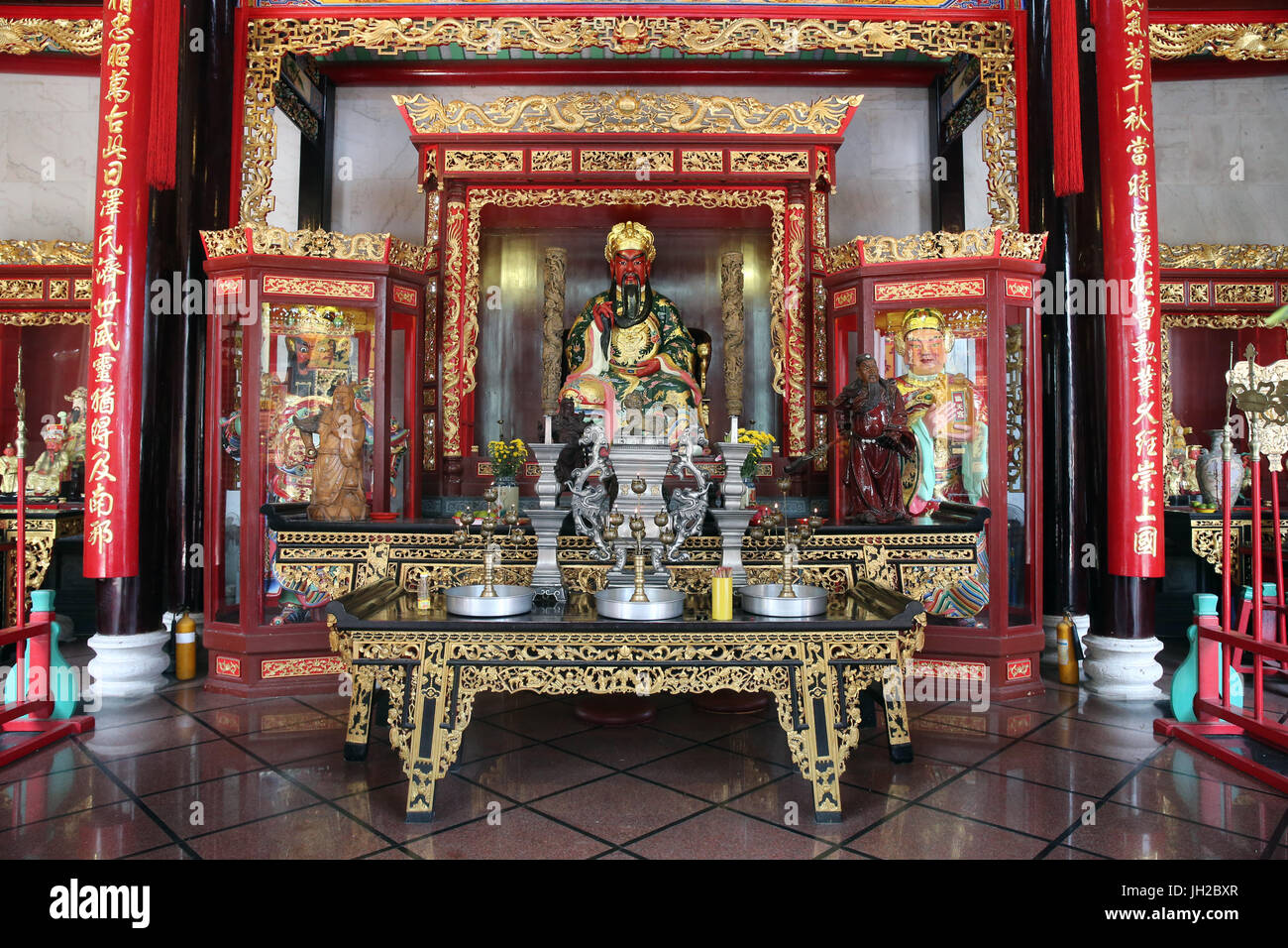 Taoist temple. Nghia An Hoi Quan pagoda. Main Altar. Taoist deity. Guan Gong.  Ho chi Minh City. Vietnam. Stock Photo