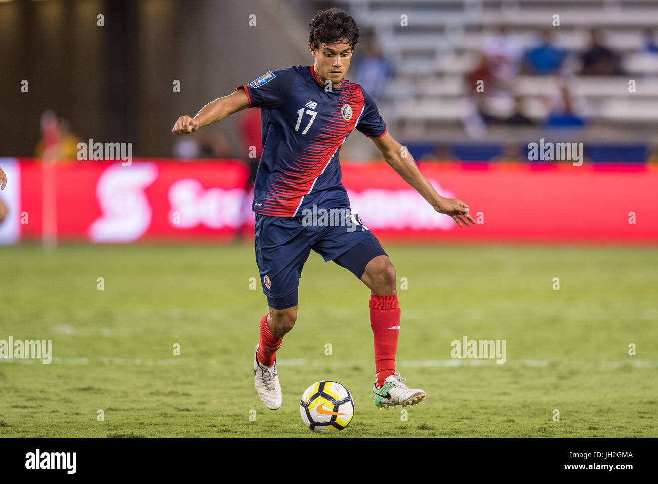 Houston, Texas, USA. 11th July, 2017. Costa Rica midfielder Yeltsin Tejeda (17) controls the ball during the 2nd half of an international CONCACAF Gold Cup soccer match between Canada and Costa Rica at BBVA Compass Stadium in Houston, TX on July 11th, 2017. The game ended in a 1-1 draw. Credit: Trask Smith/ZUMA Wire/Alamy Live News Stock Photo