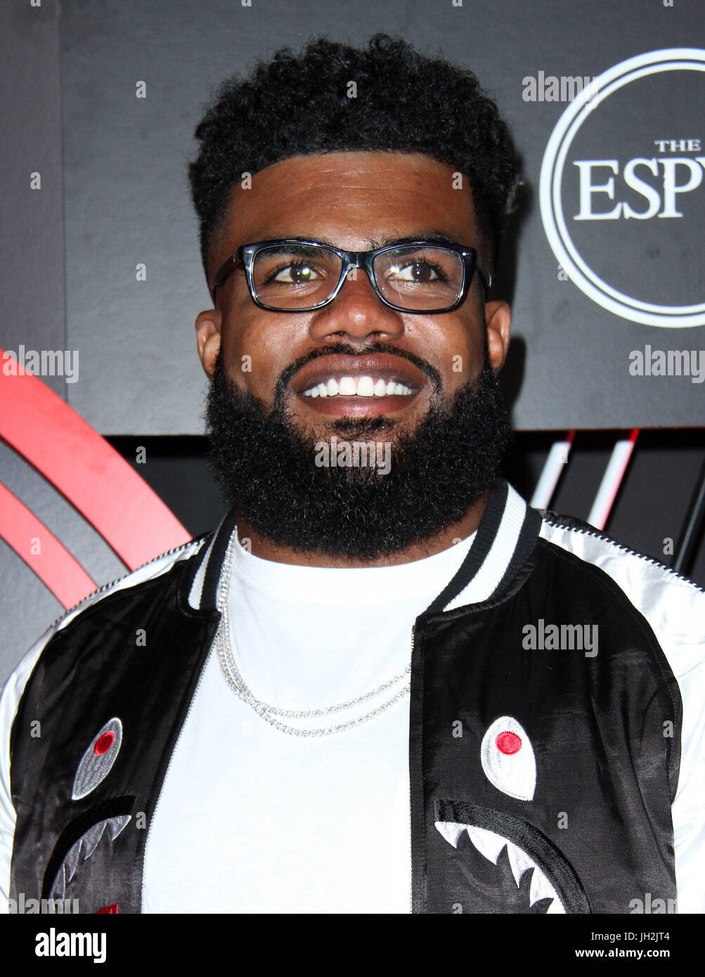 Ezekiel elliott hi-res stock photography and images - Alamy