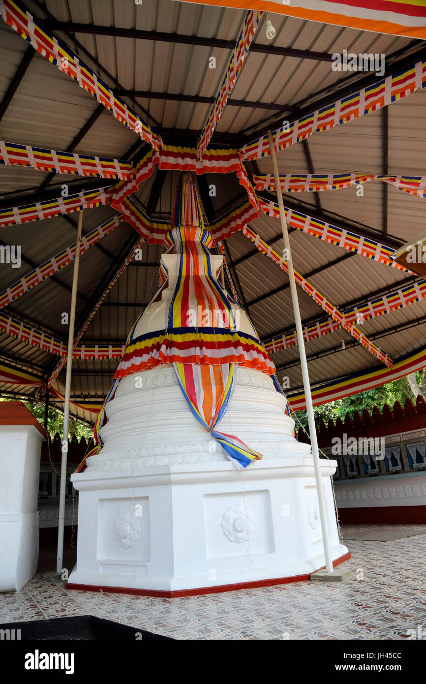 Galle Sri Lanka Rumassala Road Sri Vivekaramaya Temple Stupa With Flags Stock Photo