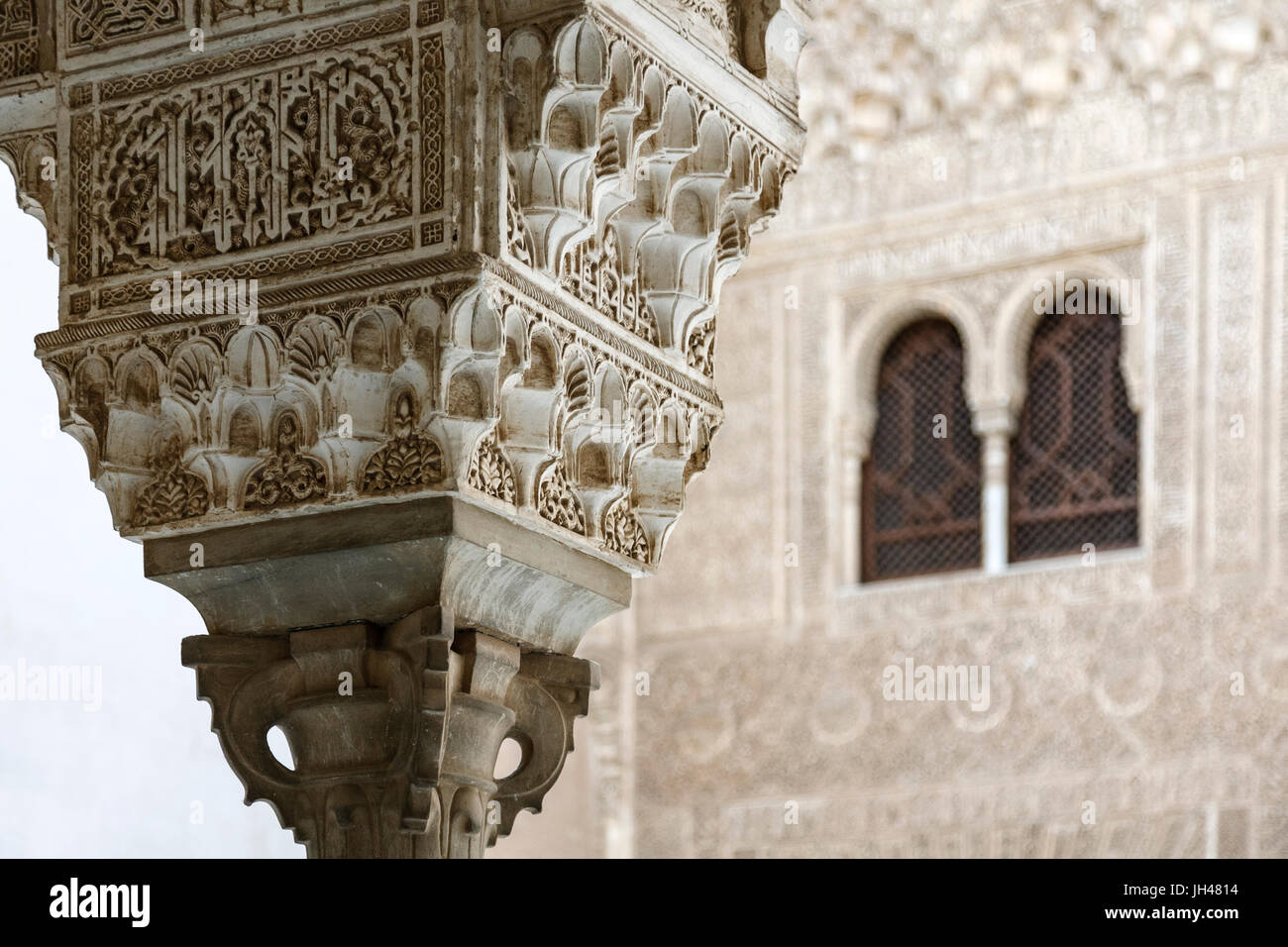Column detail, Nasrid Palaces, The Alhambra, Granada, Spain Stock Photo