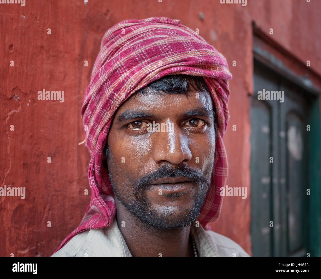 Portrait of a manual laborer, Kolkata, West Bengal, India Stock Photo