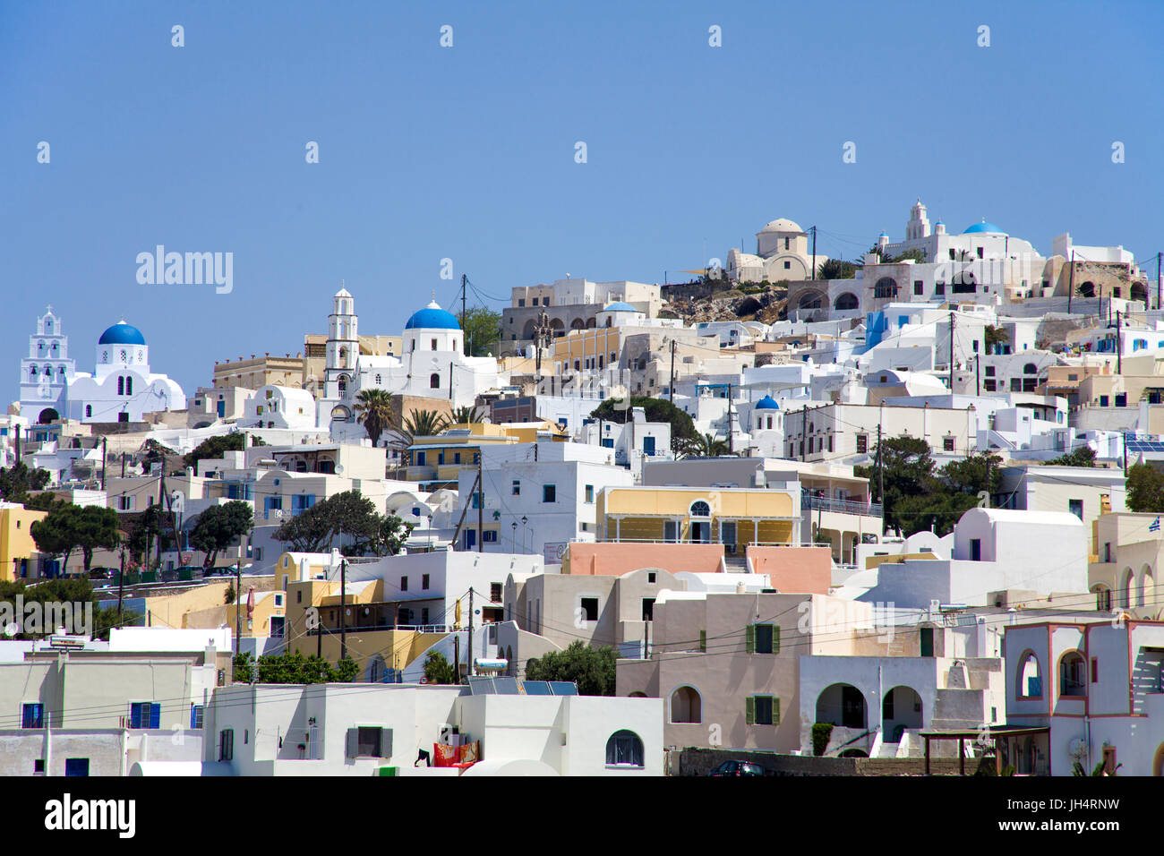 Panorama-Aufnahme vom Dorf Pirgos mit seinen orthodoxen Kirchen im Kasteli Viertel, Santorin, Kykladen, Aegaeis, Griechenland, Mittelmeer, Europa | Th Stock Photo