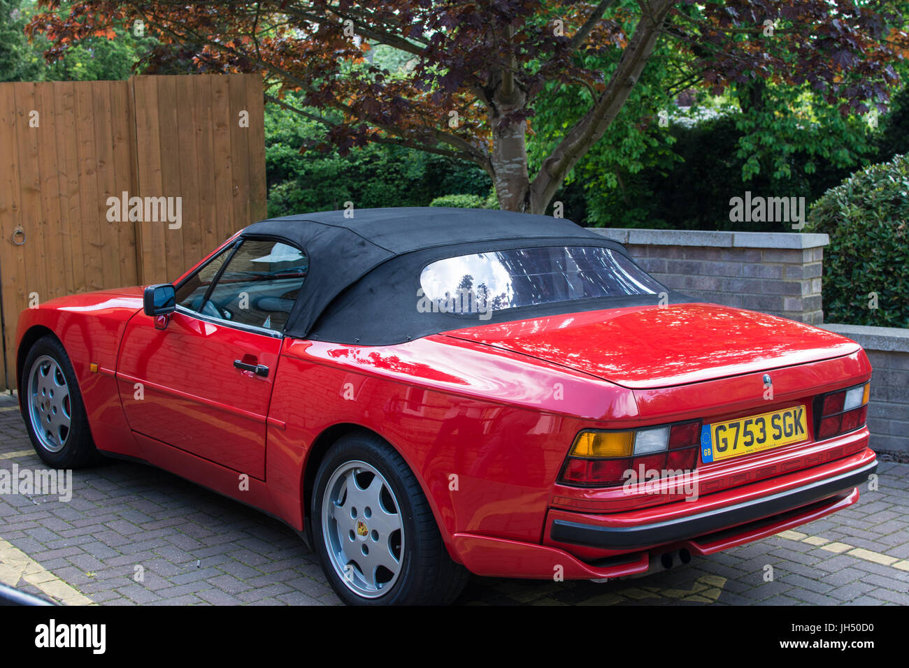 Red Porsche soft top classic type sporty looks looker black roof