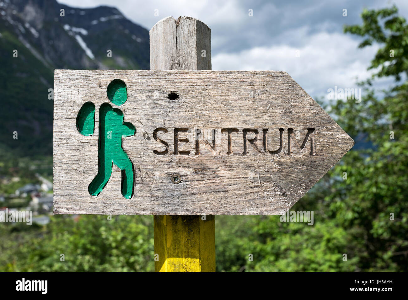 Norwegian road sign hi-res stock photography and images - Alamy