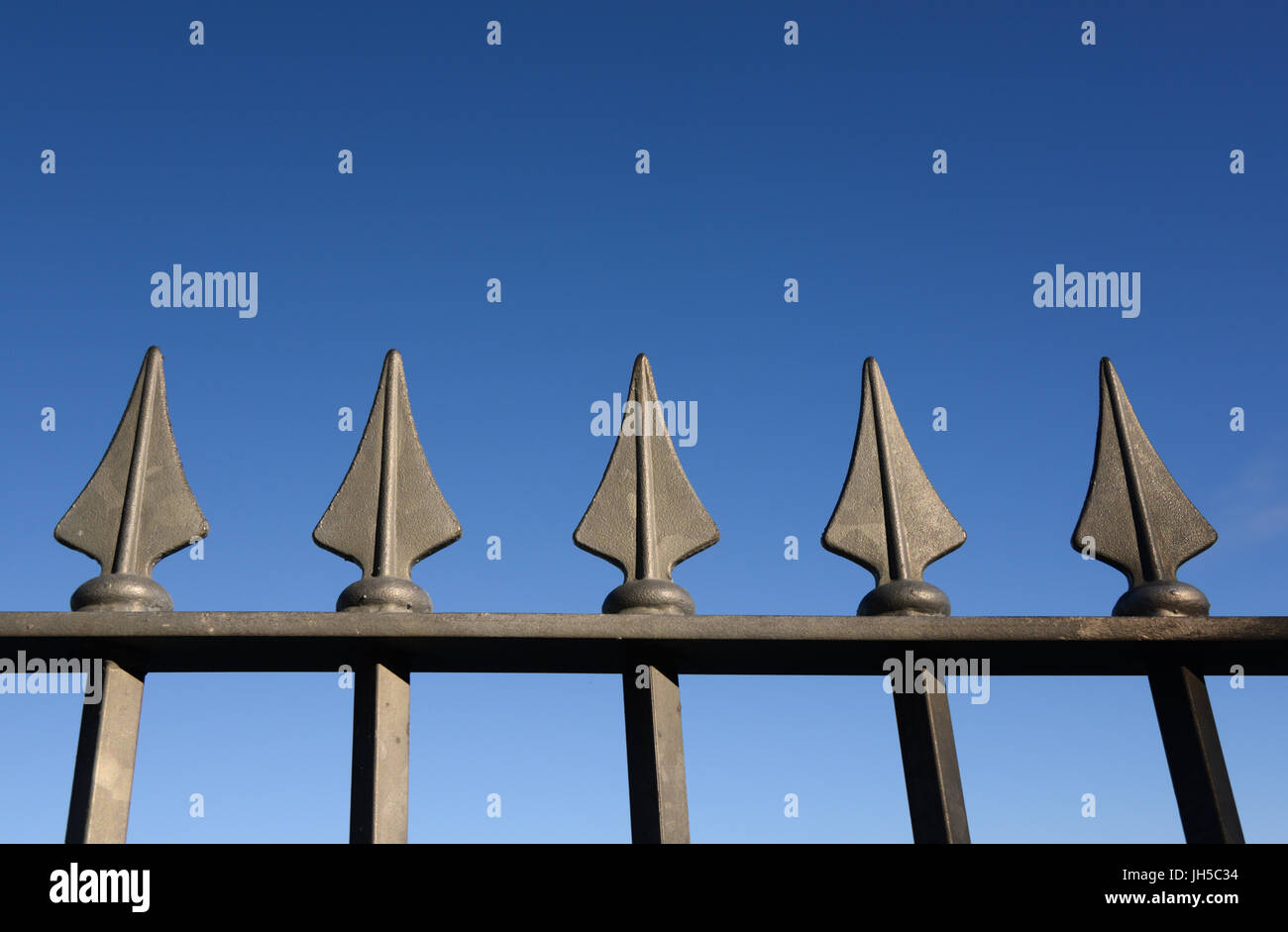 Arrowhead railings hi-res stock photography and images - Alamy