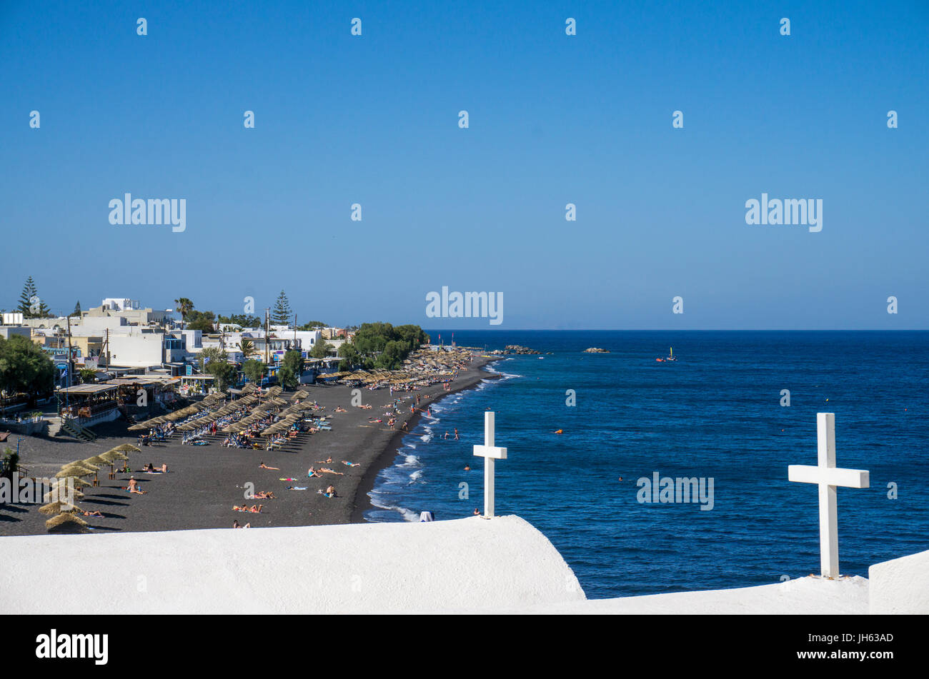 Blick von der Kapelle Agios Nikolaos auf den Kamari Beach, Badestrand bei Kamari, Santorin, Kykladen, Aegaeis, Griechenland, Mittelmeer, Europa | View Stock Photo