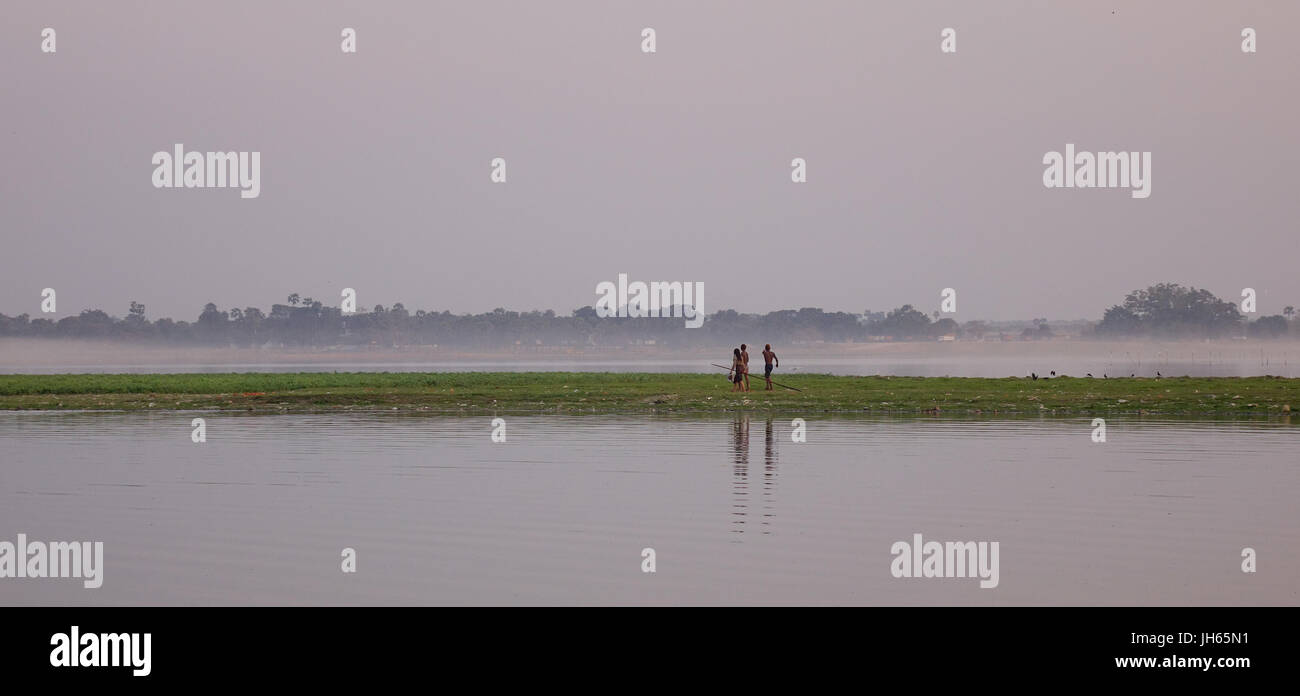 Myanmar people cross bridge hi-res stock photography and images - Alamy