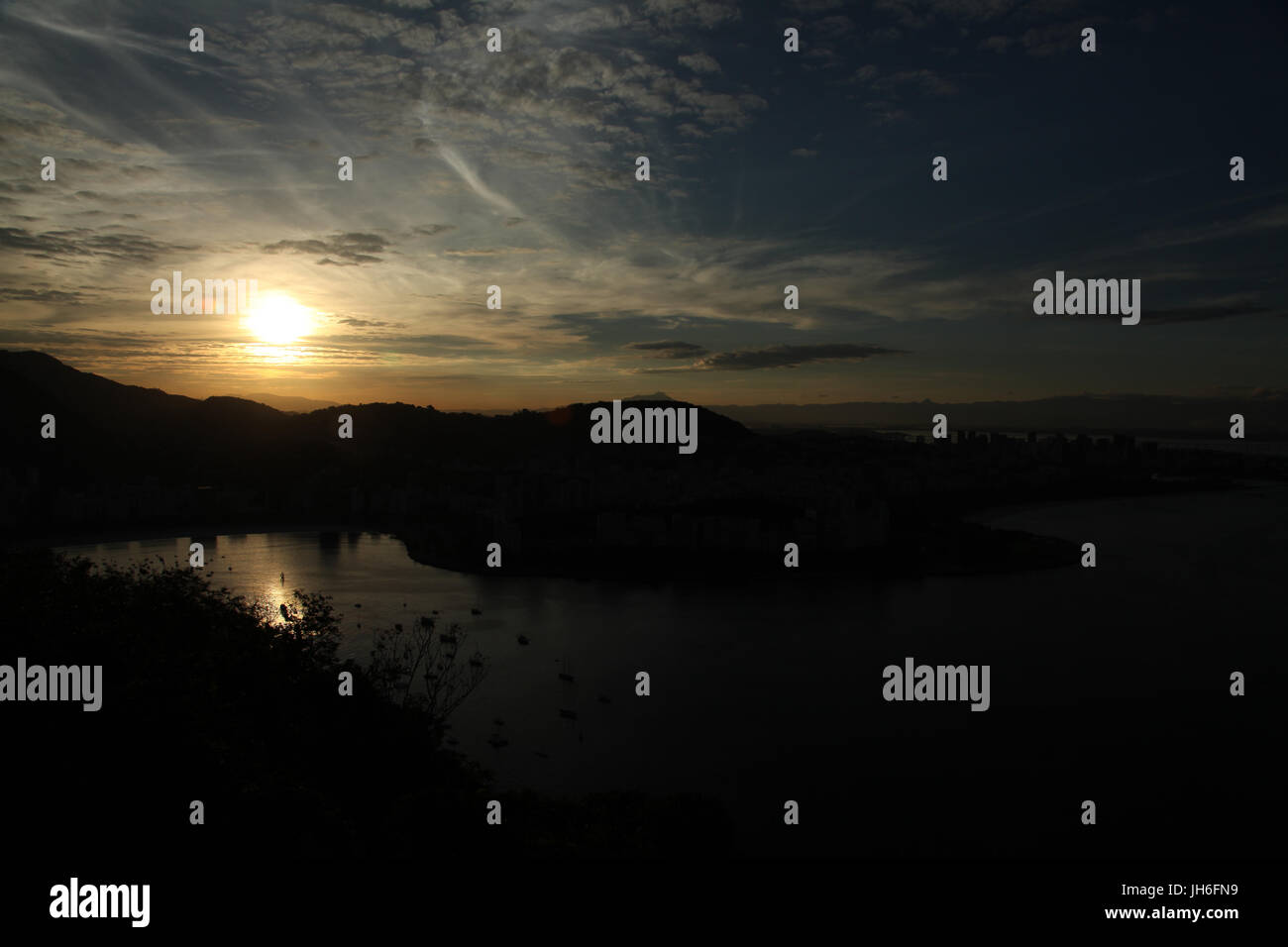 Stones sea water rio hi-res stock photography and images - Alamy