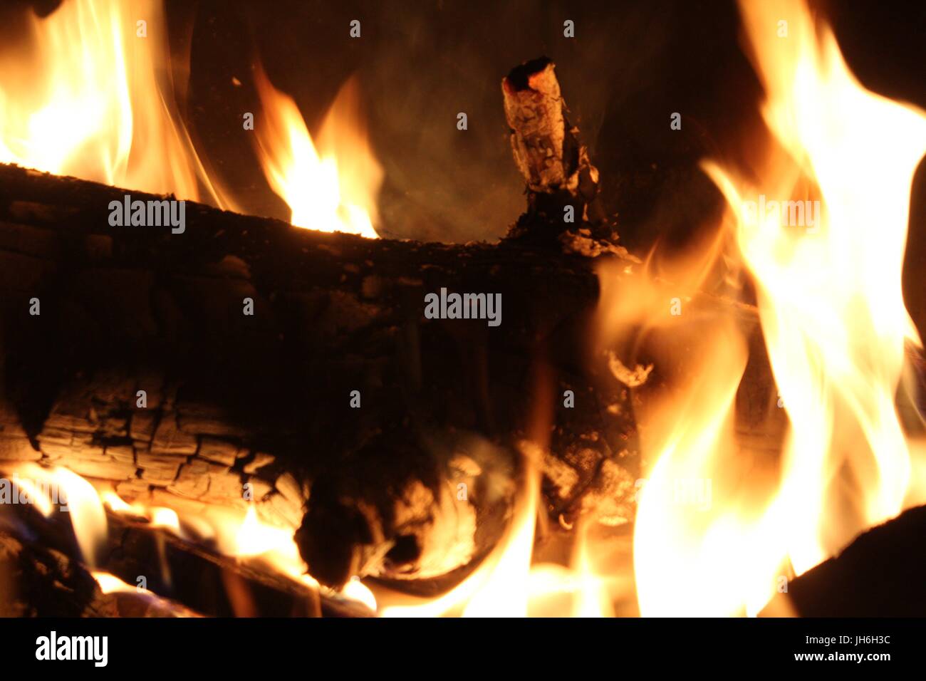 Wood burning fireplace hi-res stock photography and images - Alamy