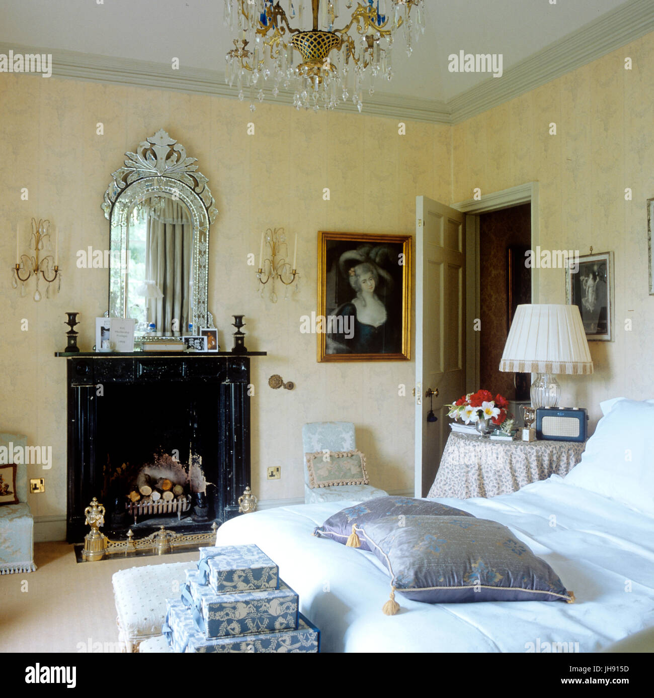 Regency style bedroom Stock Photo Alamy