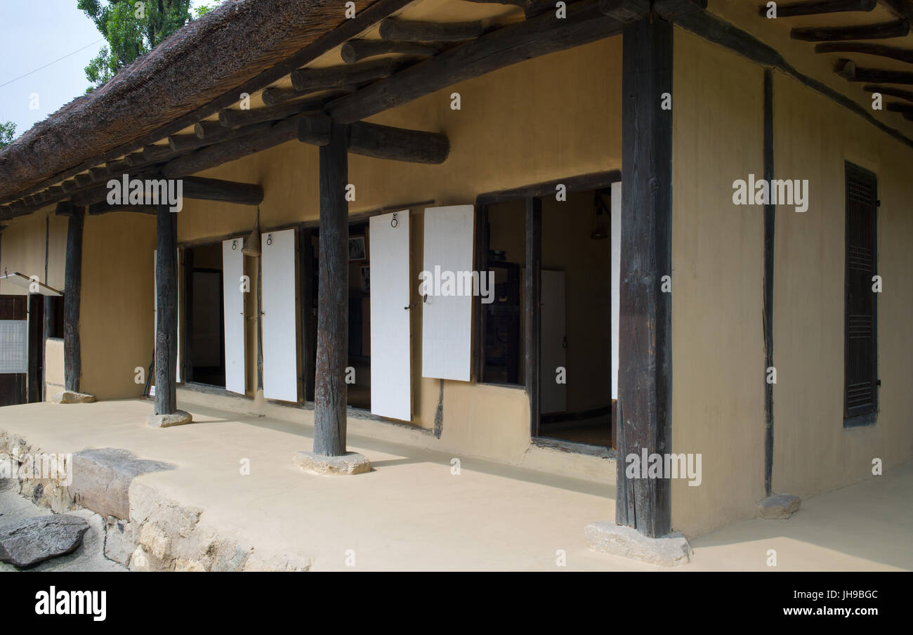 Traditional house on show at Mangyongdae, birthplace of Kim Il-sung. Pyongyang, DPRK / North Korea Stock Photo