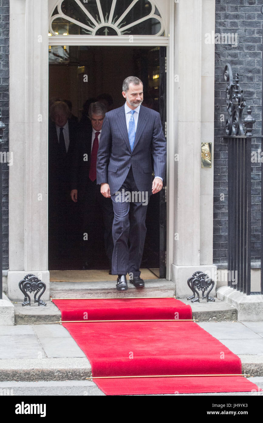 London, UK. 13th July, 2017. The King of Spain Felipe VI leaves No 10 Downing Street afte meeting British Prime Minister Theresa May during his state visit to Britain Credit: amer ghazzal/Alamy Live News Stock Photo