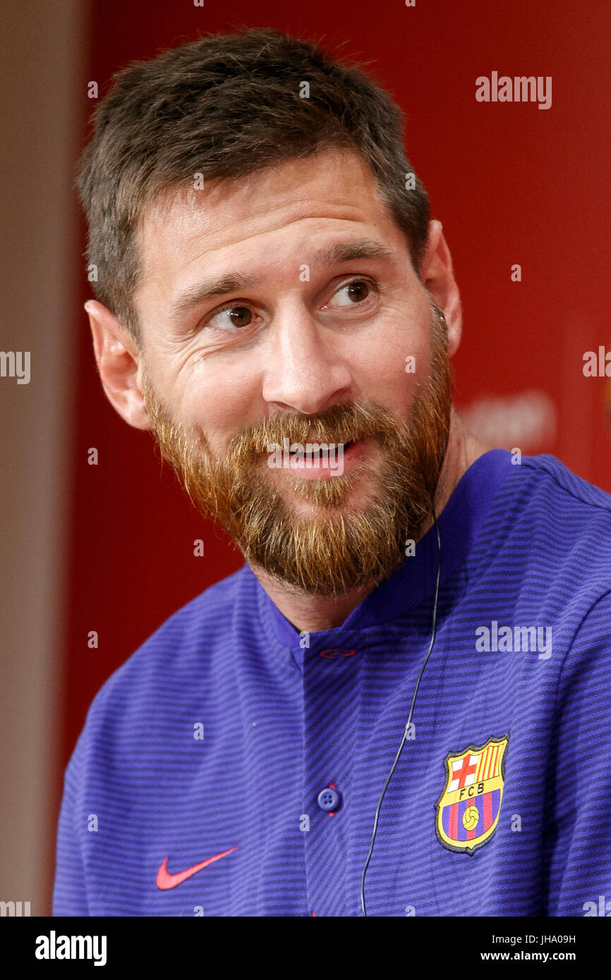 Tokyo, Japan. 13th July, 2017. FC Barcelona player Lionel Messi attends a press event at Rakuten Crimson House headquarters in Setagaya on July 13, 2017, Tokyo, Japan. The Barcelona stars visited the Tokyo headquarters of Rakuten, FC Barcelona's new Main Global Partner. The Japanese e-commerce firm Rakuten is the new sponsor of the Spanish soccer club, replacing Qatar Airways, for the next four seasons. Credit: Rodrigo Reyes Marin/AFLO/Alamy Live News Stock Photo