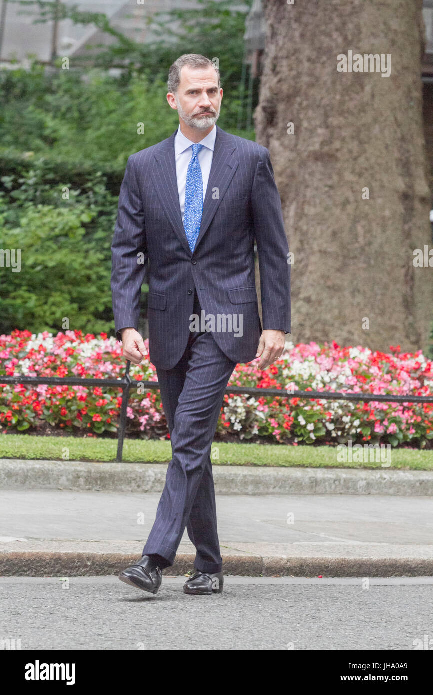London, UK. 13th July, 2017. The King of Spain Felipe VI arrives at Downing Street to meet British Prime Minister Theresa May during his state visit to Britain Credit: amer ghazzal/Alamy Live News Stock Photo
