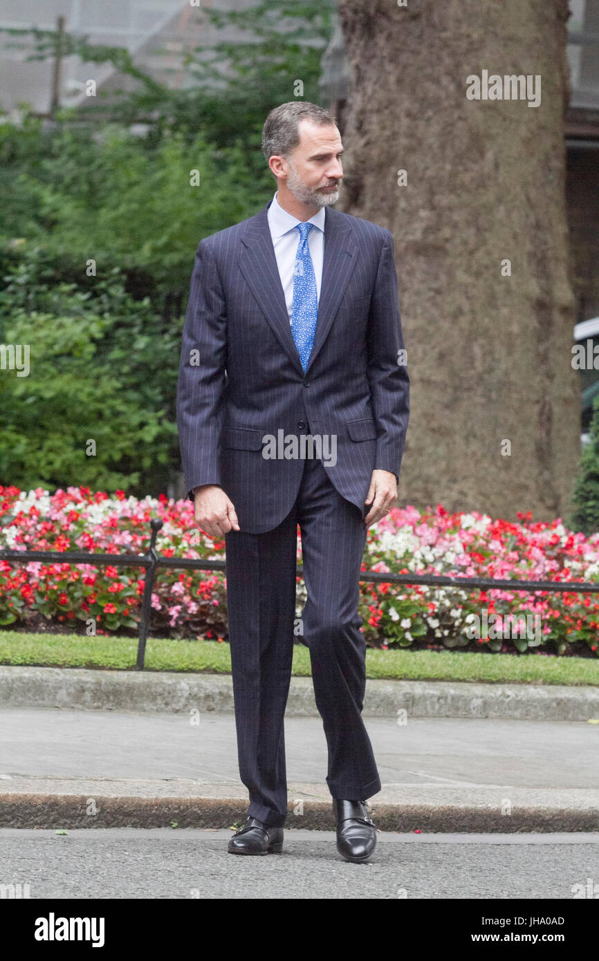 London, UK. 13th July, 2017. The King of Spain Felipe VI arrives at Downing Street to meet British Prime Minister Theresa May during his state visit to Britain Credit: amer ghazzal/Alamy Live News Stock Photo