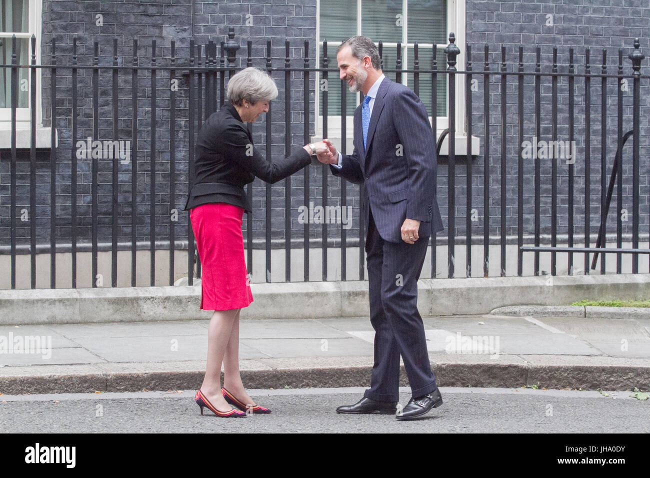 London, UK. 13th July, 2017. The King of Spain Felipe VI is welcomed at No 10 Downing Street by British Prime Minister Theresa May during his state visit to Britain Credit: amer ghazzal/Alamy Live News Stock Photo