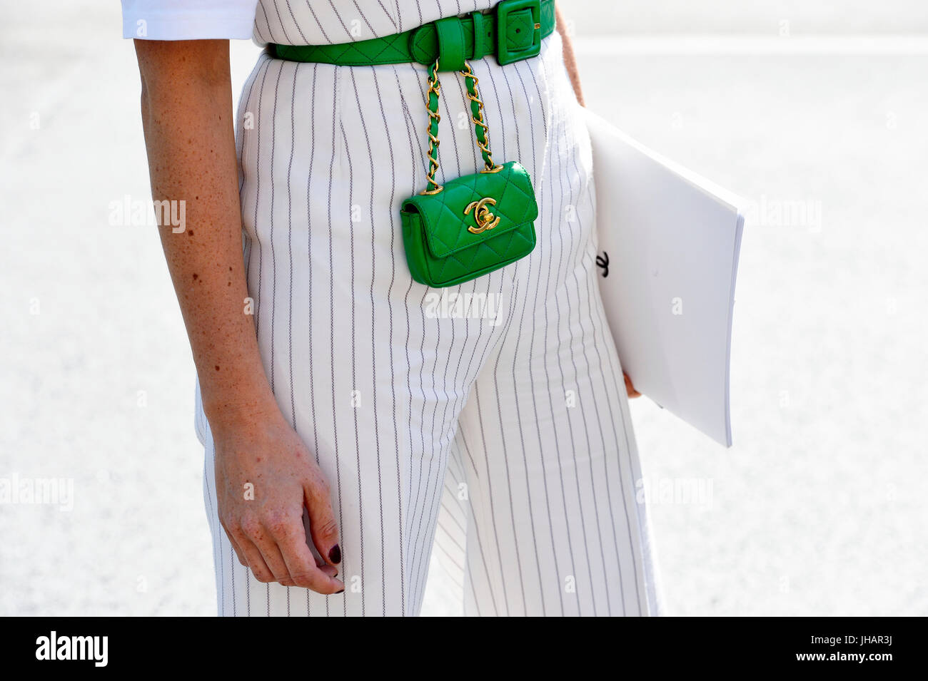 HOW THEY STYLE THE MICRO CHANEL BELT BAG - Time International