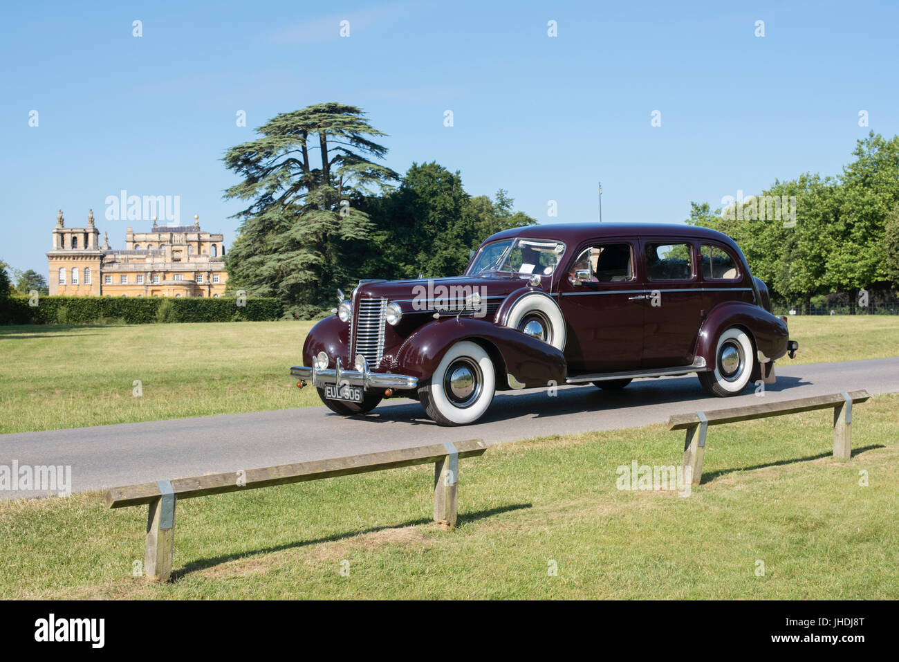 1938 Buick Series 90 Limited at Rally of the Giants american car show, Blenheim palace, Oxfordshire, England. Classic vintage American car Stock Photo