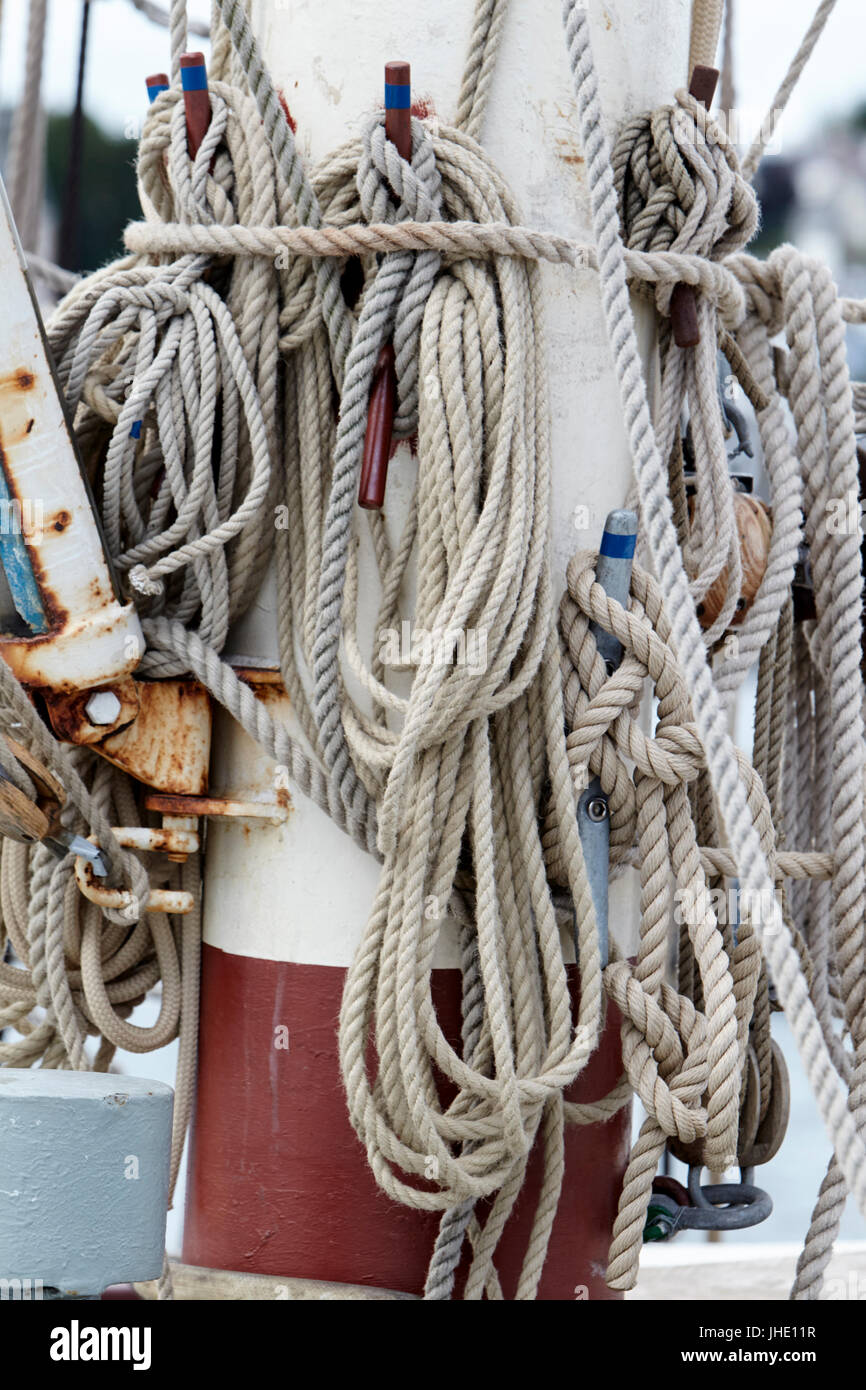 sail ropes tied up to the mast on a sailing ship Stock Photo