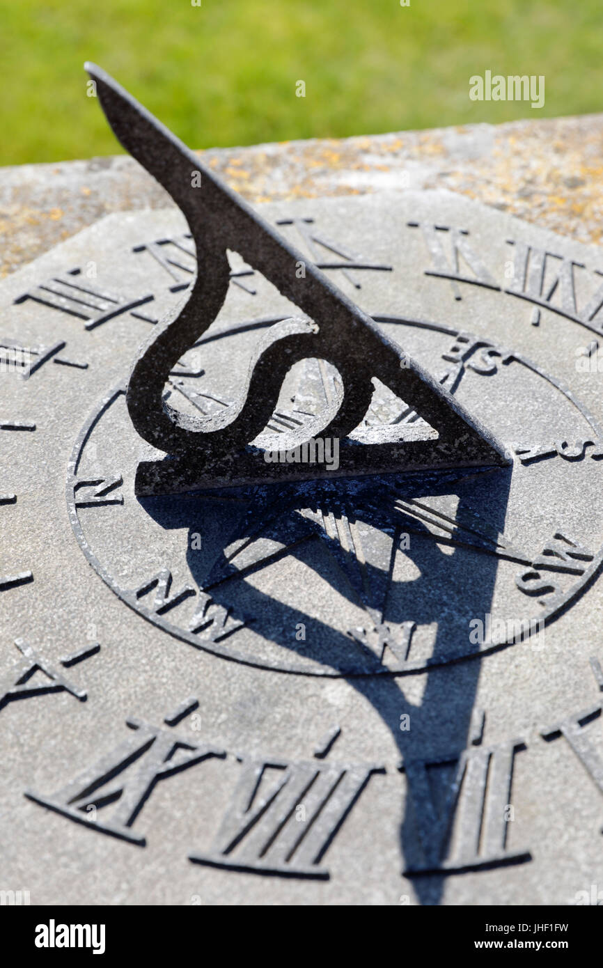 Roman sundial hires stock photography and images Alamy