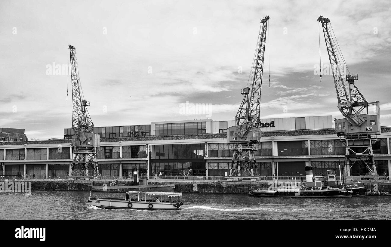 Waterfront landscape hires stock photography and images Alamy