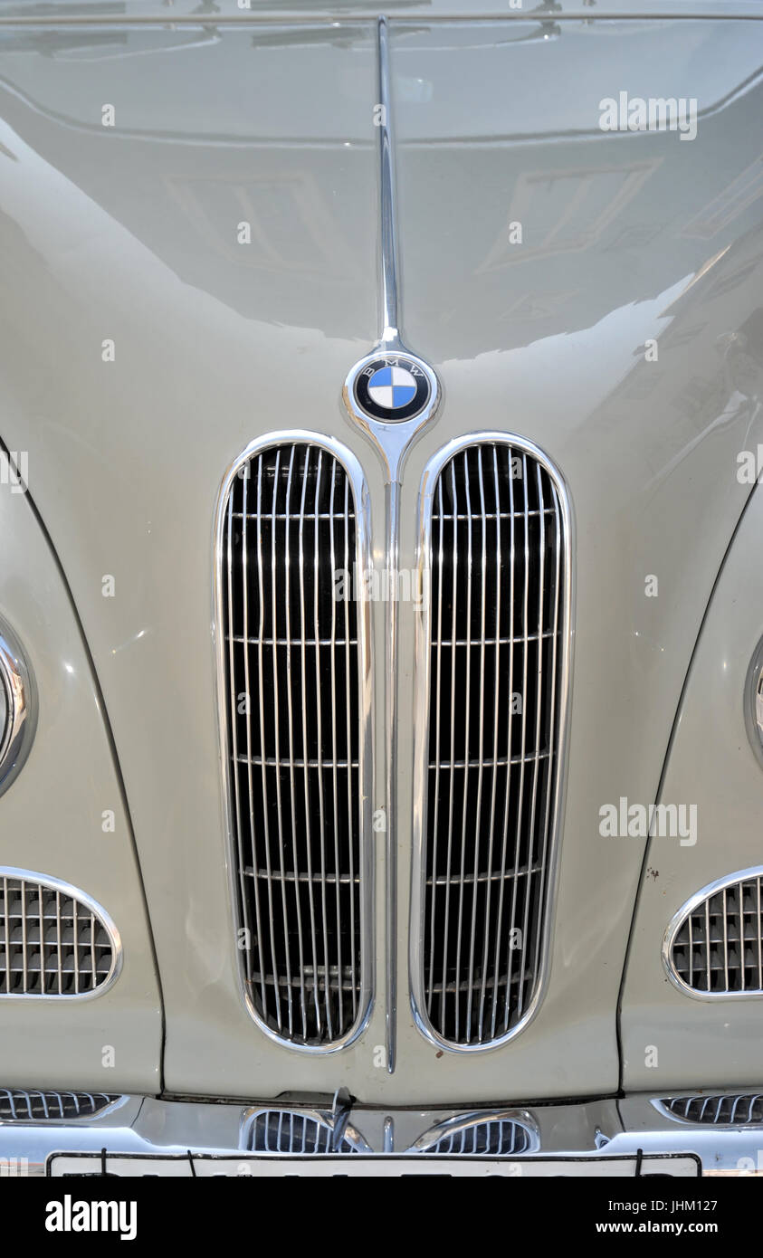 BMW 502 (1954-1964) Baroque Angel luxury V8 sedan Stock Photo - Alamy