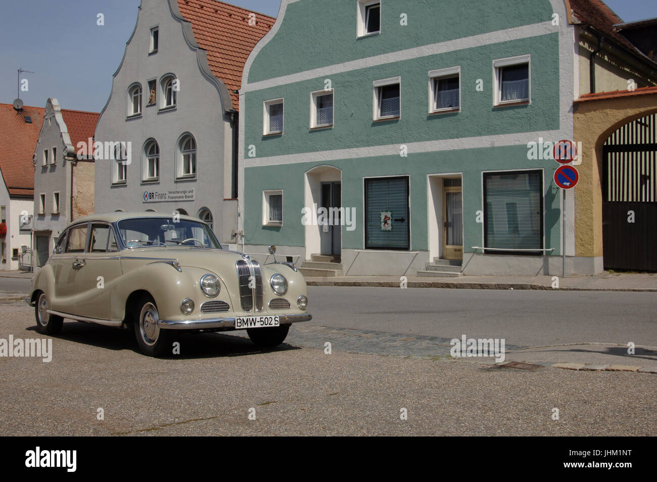 BMW 502 (1954-1964) Baroque Angel luxury V8 sedan Stock Photo - Alamy