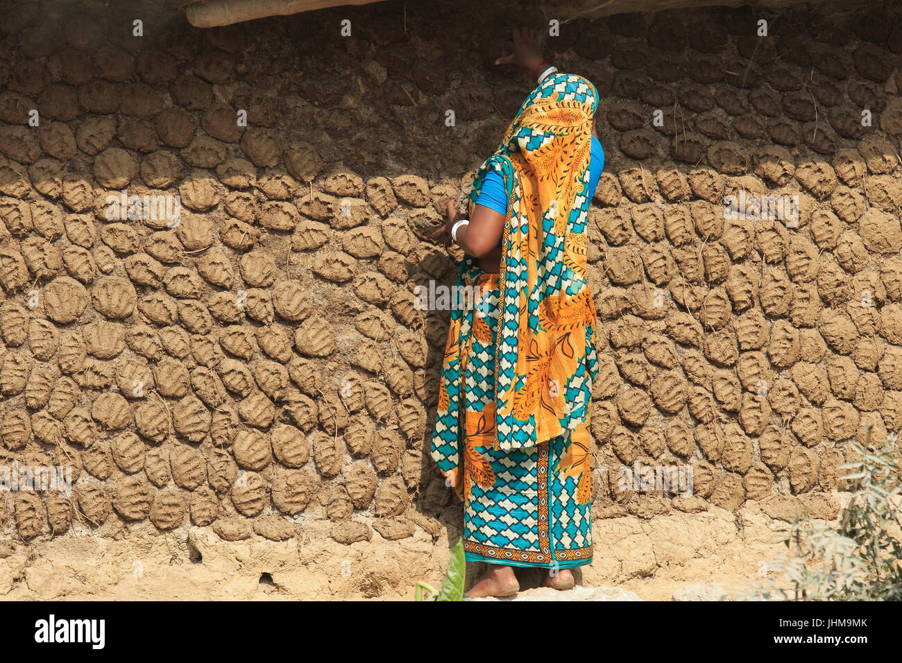 Cow dung wall hi-res stock photography and images - Alamy