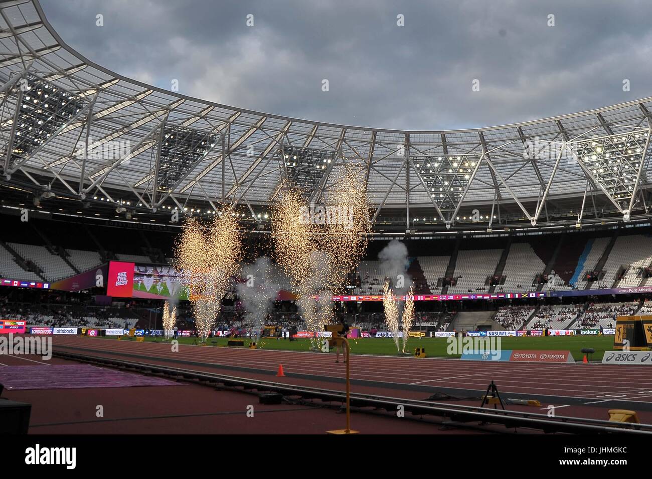 London, UK. 14th July, 2017. Fireworks to open the games. World para athletics championships. London Olympic stadium. Queen Elizabeth Olympic park. Stratford. London. UK. 14/07/2017. Credit: Sport In Pictures/Alamy Live News Stock Photo
