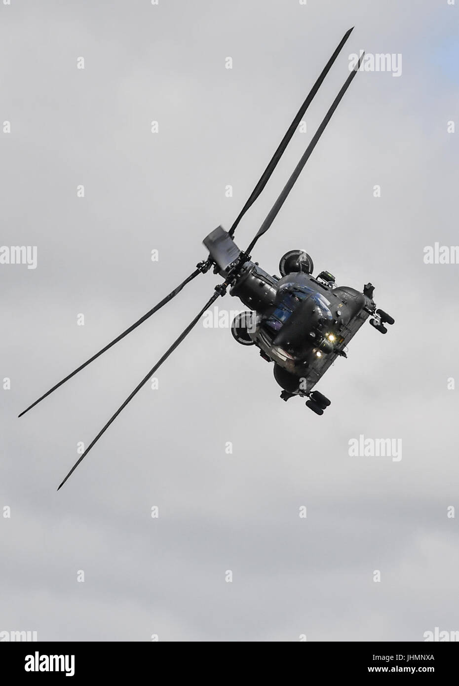 Gloucestershire, UK. 14th July, 2017. Boeing Chinnook HC4 performs a demonstration flight at the Royal International Tattoo ( RIAT) 2017 at Fairford airbase, Gloucestershire Credit: jules annan/Alamy Live News Stock Photo